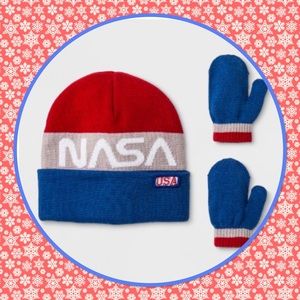 🇺🇸New🇺🇸NASA Beanie & Mitten Set🇺🇸**Traded**